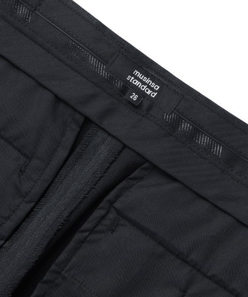 MUSINSA STANDARD WOMAN（ムシンサスタンダードウーマン）の「レディーススリムストレート隠しバンディングスラックス[チャコールグレー]（スラックス・レディース・その他・30/31/24/25/26/27/28/29/34/32）」の6枚目の写真