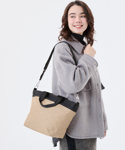 LeSportsac(レスポートサック)の「BUCKET TOTE タニンクロスデボス(トートバッグ・レディース・ブラウン・FREE)」の1枚目の写真