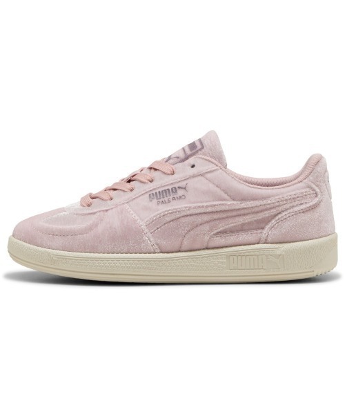 PUMA（プーマ）の「PUMA PALERMO VELVET DREAM（プーマ パレルモ ベルベット ドリーム）（スニーカー・レディース・ピンク系・23cm/23.5cm/24cm/24.5cm/25cm）」の2枚目の写真