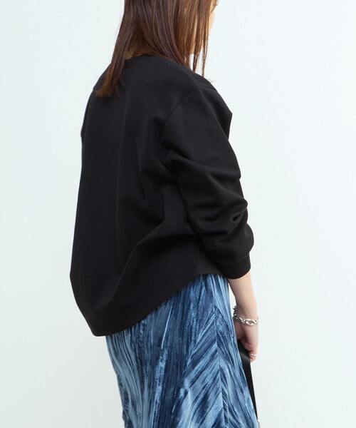 CONVERSE TOKYO（コンバーストウキョウ）の「SPINDLE LOGO TUCK SWEAT（スウェット・レディース・ベージュ/杢グレー/ブラック/ピンク・FREE）」の15枚目の写真