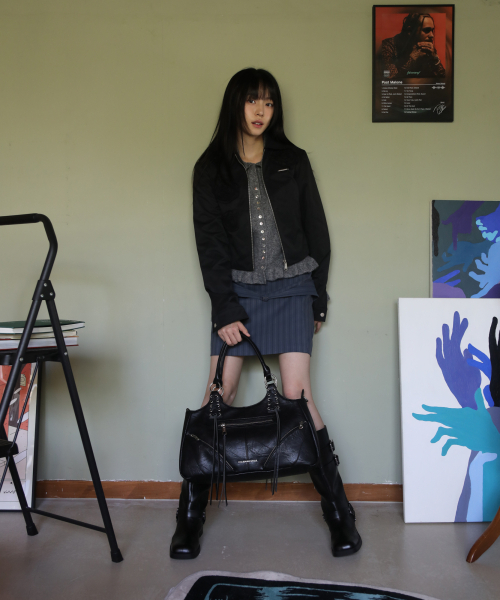 IUGAMAKARAS（イウガマカラス）の「Eyelet Leather Fringe Bag (Black)（ショルダーバッグ・レディース・その他・FREE）」の7枚目の写真