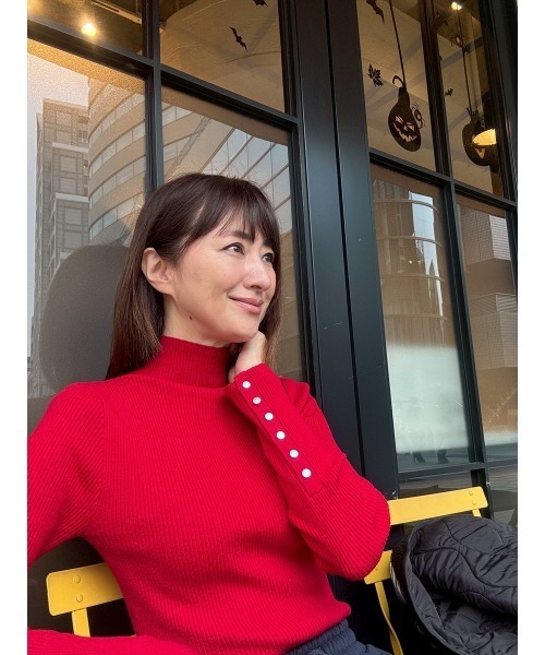 Day and Grade（デイアンドグレイド）の「【前田ゆかセレクト】シルバー釦ハイネックニット（ニット/セーター・レディース・レッド・FREE）」の3枚目の写真