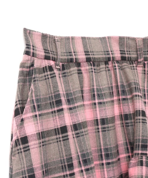 atmos pink（アトモスピンク）の「atmos pink Asymmetry Check Skirt / アトモス ピンク アシンメトリー チェック スカート（スカート・レディース・ブラック/ピンク・FREE）」の7枚目の写真