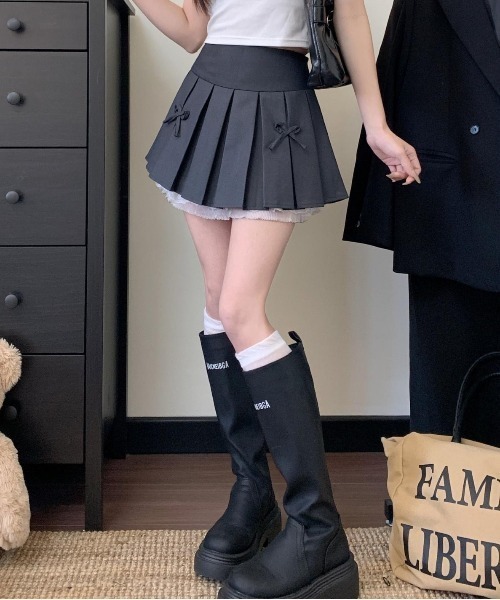 Mejoul(メジュール)の「レースレイヤードリボンプリーツミニスカート(スカート・レディース・ブラック/グレー・M/L)」の19枚目の写真