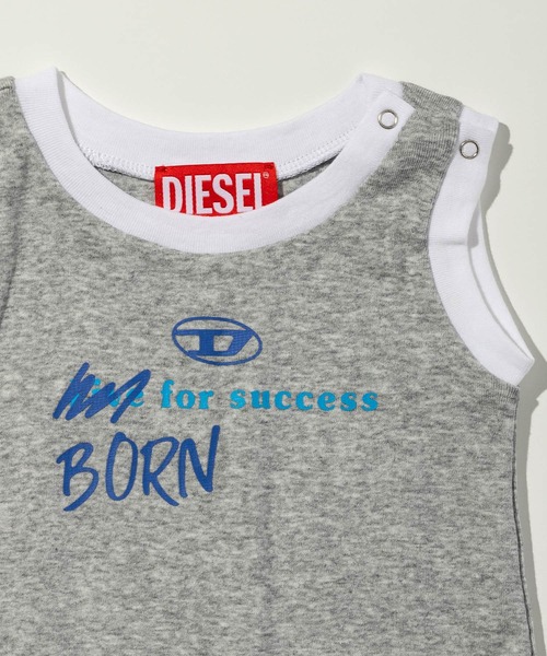 DIESEL KIDS（ディーゼルキッズ）の「DIESEL（ディーゼル）Baby ワンポイントブランドロゴロンパース（サロペット/オーバーオール・キッズ・グレー・0M）」の7枚目の写真