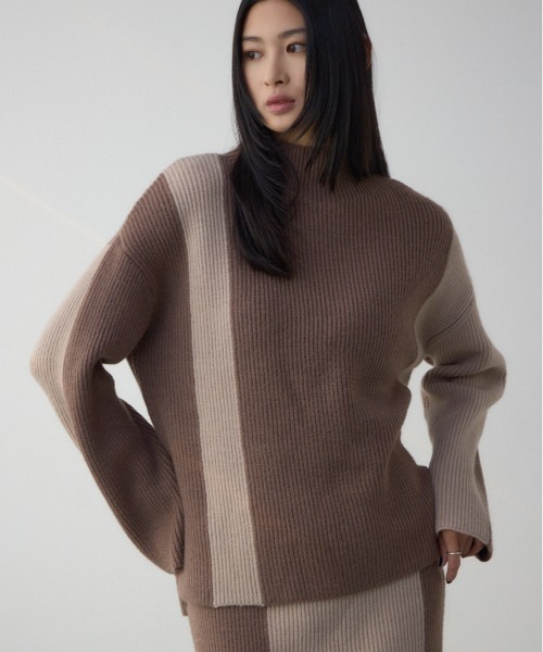 AZUL by moussy(アズールバイマウジー)の「バイカラーハイネックニットトップス(ニット/セーター・レディース・ブラック/モカ/グレー・FREE)」の3枚目の写真