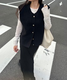 ISOOK | ボタンニットベスト(eri. select) / 金ボタン クルーネック ラウンドネック Uネック ミドル丈 無地 黒 ブラック(ベスト)