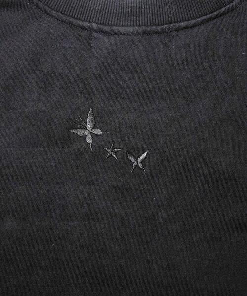 CONVERSE TOKYO(コンバーストウキョウ)の「【CLAMP】『xxxHOLiC』GRAPHIC SWEAT(スウェット・レディース・ブラック・FREE)」の4枚目の写真