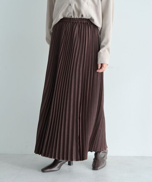 YECCA VECCA（イェッカヴェッカ）の「サテンプリーツスカート（スカート・レディース・ブラウン/アイボリー/ブラック/ブルー系その他7・FREE）」の12枚目の写真