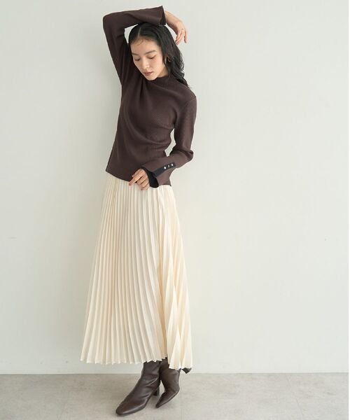 YECCA VECCA（イェッカヴェッカ）の「サテンプリーツスカート（スカート・レディース・ブラウン/アイボリー/ブラック/ブルー系その他7・FREE）」の14枚目の写真