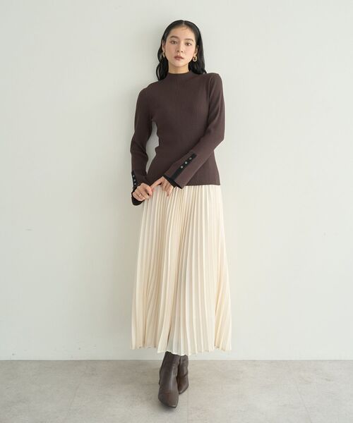 YECCA VECCA（イェッカヴェッカ）の「サテンプリーツスカート（スカート・レディース・ブラウン/アイボリー/ブラック/ブルー系その他7・FREE）」の15枚目の写真