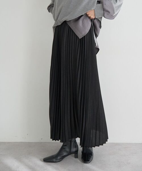 YECCA VECCA（イェッカヴェッカ）の「サテンプリーツスカート（スカート・レディース・ブラウン/アイボリー/ブラック/ブルー系その他7・FREE）」の5枚目の写真