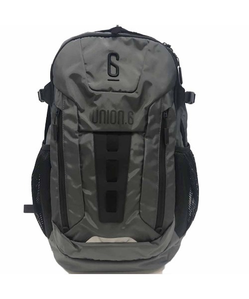 emonique（エモニーク）の「UNION6 ヘルメット収納バックパック（バックパック/リュック・メンズ・ブラック/グレー・FREE）」の2枚目の写真