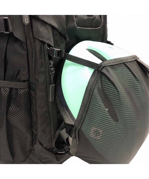 emonique（エモニーク）の「UNION6 ヘルメット収納バックパック（バックパック/リュック・メンズ・ブラック/グレー・FREE）」の6枚目の写真