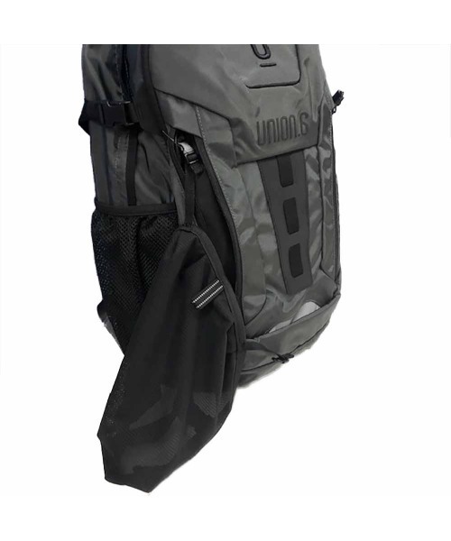 emonique（エモニーク）の「UNION6 ヘルメット収納バックパック（バックパック/リュック・メンズ・ブラック/グレー・FREE）」の14枚目の写真