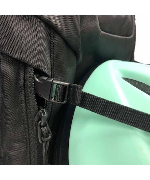 emonique（エモニーク）の「UNION6 ヘルメット収納バックパック（バックパック/リュック・メンズ・ブラック/グレー・FREE）」の16枚目の写真