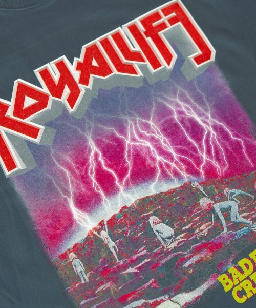 ROYALLIFE(ロイヤルライフ)の「RLLR3006 バッドフレンズ メタル クルー ロングスリーブ - シメント(Tシャツ/カットソー・メンズ・グレー・LARGE/MEDIUM/X-LARGE)」の2枚目の写真
