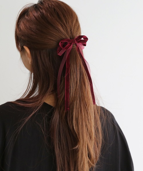 colleca la(コレカラ)の「レイヤードベロアリボンヘアカフ/ヘアフック(バレッタ/ヘアクリップ・レディース・ブラック/ボルドー・FREE)」の3枚目の写真