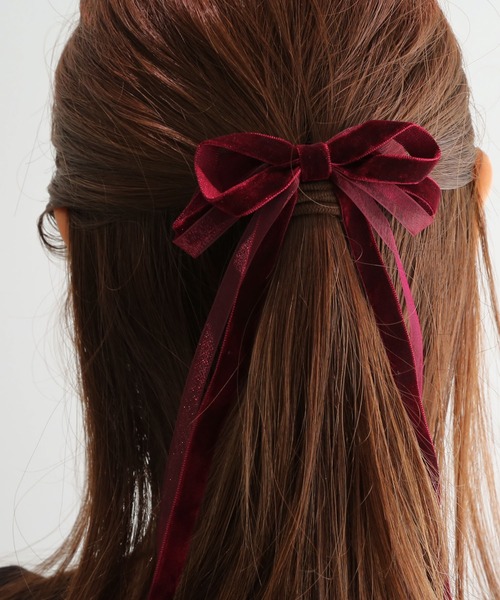 colleca la(コレカラ)の「レイヤードベロアリボンヘアカフ/ヘアフック(バレッタ/ヘアクリップ・レディース・ブラック/ボルドー・FREE)」の4枚目の写真