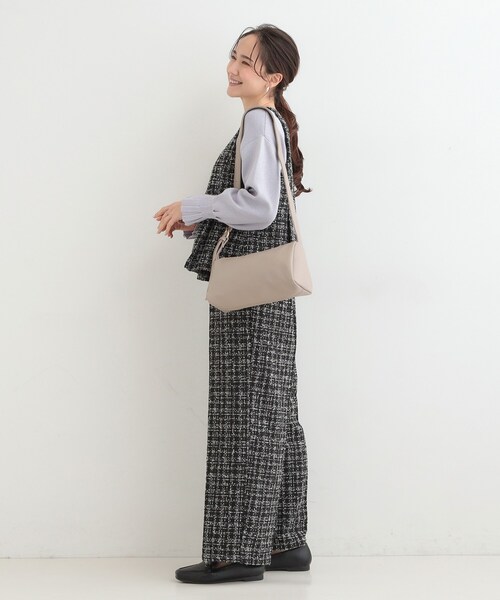 SHOO・LA・RUE（シューラルー）の「カジュアルからきれいめまで ワンハンドル ショルダーバッグ（ショルダーバッグ・レディース・ナチュラル/ブラック/アイボリー・00）」の7枚目の写真