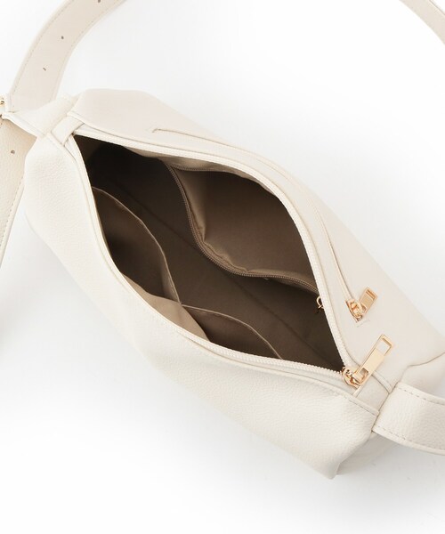 SHOO・LA・RUE（シューラルー）の「カジュアルからきれいめまで ワンハンドル ショルダーバッグ（ショルダーバッグ・レディース・ナチュラル/ブラック/アイボリー・00）」の13枚目の写真