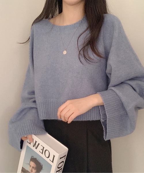 AMAJI(アマジ)の「ボリュームスリーブクルーネックプルオーバー(ニット/セーター・レディース・アイボリー/グレー/ブルー/ベージュ/ブラック・FREE)」の5枚目の写真