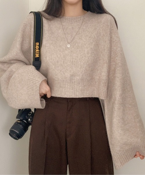 AMAJI(アマジ)の「ボリュームスリーブクルーネックプルオーバー(ニット/セーター・レディース・アイボリー/グレー/ブルー/ベージュ/ブラック・FREE)」の7枚目の写真