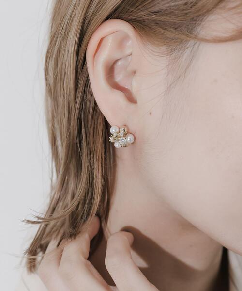 SMELLY（スメリー）の「パールビジューピアス（ピアス（両耳用）・レディース・ゴールド系その他・-）」の6枚目の写真