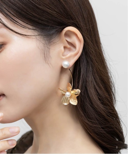 RANDA（ランダ）の「フラワーモチーフピアス（ピアス（両耳用）・レディース・シルバー/ゴールド・FREE）」の5枚目の写真