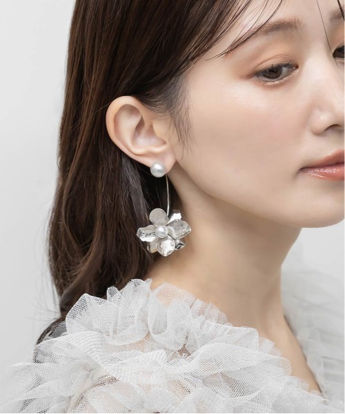 RANDA（ランダ）の「フラワーモチーフピアス（ピアス（両耳用）・レディース・シルバー/ゴールド・FREE）」の7枚目の写真