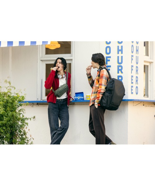 COLEMAN(コールマン)の「アトラス30(バックパック/リュック・レディース・グレー/グレイッシュベージュ/ブラック・30L)」の22枚目の写真