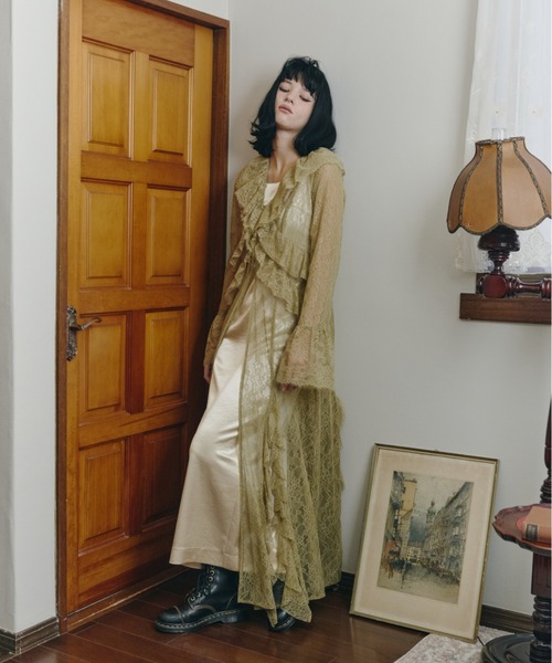 ANDRESD（アンドレスド）の「ラッフルレースガウンレイヤードドレス / ruffle lace gown layered  dress（ドレス・レディース・ブルー/マスタード/アイボリー/ブラック・M/S/L）」の16枚目の写真