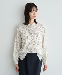 YECCA VECCA（イェッカヴェッカ）の「2way裾アレンジパール釦ブラウス（シャツ/ブラウス）」