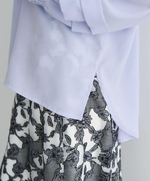 YECCA VECCA（イェッカヴェッカ）の「2way裾アレンジパール釦ブラウス（シャツ/ブラウス・レディース・サックスブルー/ドット/ストライプ/ネイビー/オフホワイト・FREE）」の19枚目の写真