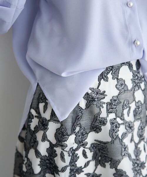 YECCA VECCA（イェッカヴェッカ）の「2way裾アレンジパール釦ブラウス（シャツ/ブラウス・レディース・サックスブルー/ドット/ストライプ/ネイビー/オフホワイト・FREE）」の20枚目の写真