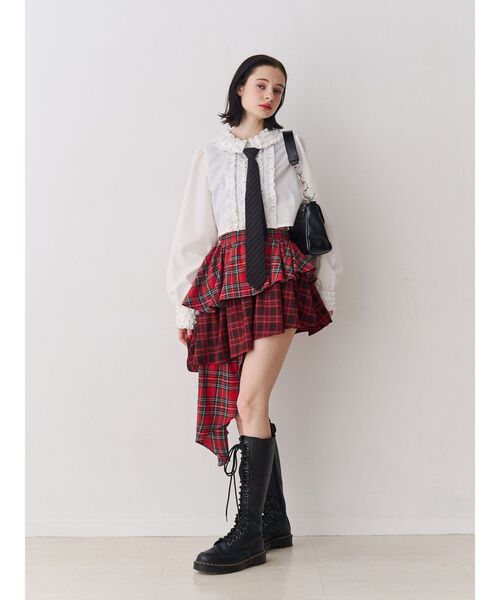 jouetie（ジュエティ）の「アシメヘムチェックフリルスカート（スカート・レディース・ブラック/レッド・MEDIUM）」の3枚目の写真