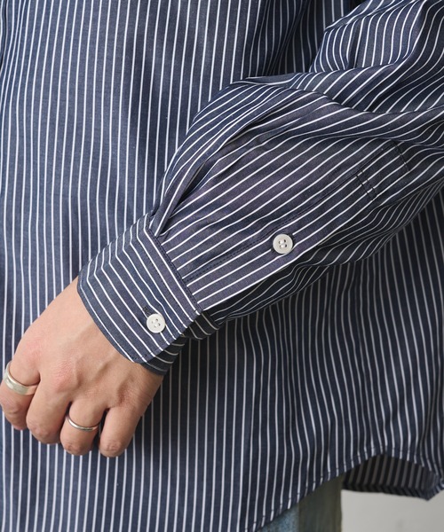 COLONY 2139（コロニートゥーワンスリーナイン）の「ピンストライプレギュラーカラーシャツ（シャツ/ブラウス・メンズ・サックスブルー/ホワイト/ネイビー・LARGE/MEDIUM）」の11枚目の写真