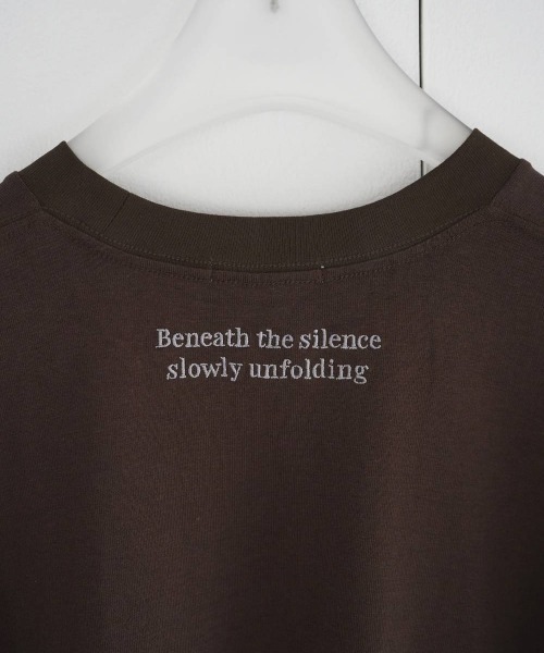 anuke（アンヌーク）の「anuke Logo Long T-Shirts（Tシャツ/カットソー・レディース・ダークブラウン・FREE）」の3枚目の写真
