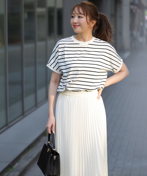 ANY SIS（エニィスィス）の「【美ライン大人T】半袖 Tシャツ（Tシャツ/カットソー・レディース・ホワイト系2/ホワイト系1/ブルー系/ブラック系/グレー系1/ピンク系・MEDIUM）」の8枚目の写真