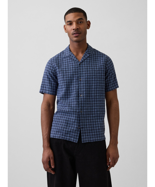 GAP(ギャップ)の「スタンダードフィット リネンブレンドバケーションシャツ(シャツ/ブラウス・メンズ・ブルー/オフホワイト・M/L/XS/XL/S)」の1枚目の写真