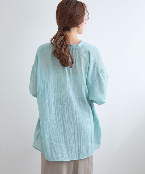 le.coeur blanc（ルクールブラン）の「《WEB限定アイテム》バンドカラーガーゼブラウス（シャツ/ブラウス・レディース・オフホワイト/ベージュ/グリーン/ネイビー・38）」の8枚目の写真