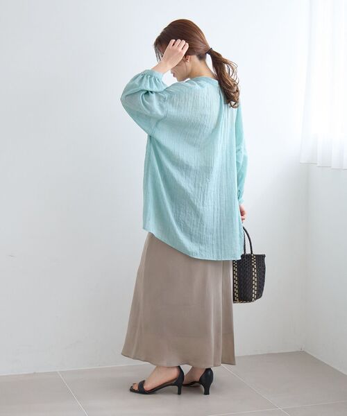 le.coeur blanc（ルクールブラン）の「《WEB限定アイテム》バンドカラーガーゼブラウス（シャツ/ブラウス・レディース・オフホワイト/ベージュ/グリーン/ネイビー・38）」の11枚目の写真