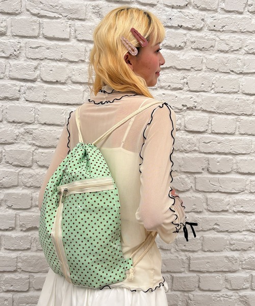 kutir（クティール）の「kutirlune／ドットナップサック（バックパック/リュック・レディース・ライトベージュ/ライトグリーン・FREE）」の7枚目の写真