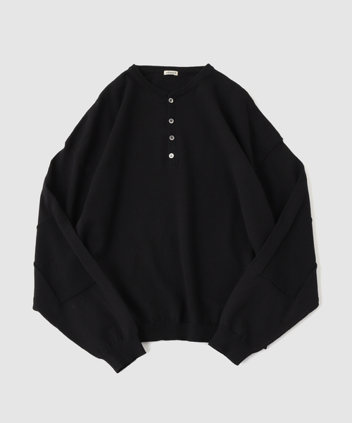 refomed（リフォメッド）の「refomed / リフォメッド OLD MAN HENLEY NECK KNIT（ニット/セーター・メンズ・ブラック/ベージュ・2/3）」の2枚目の写真