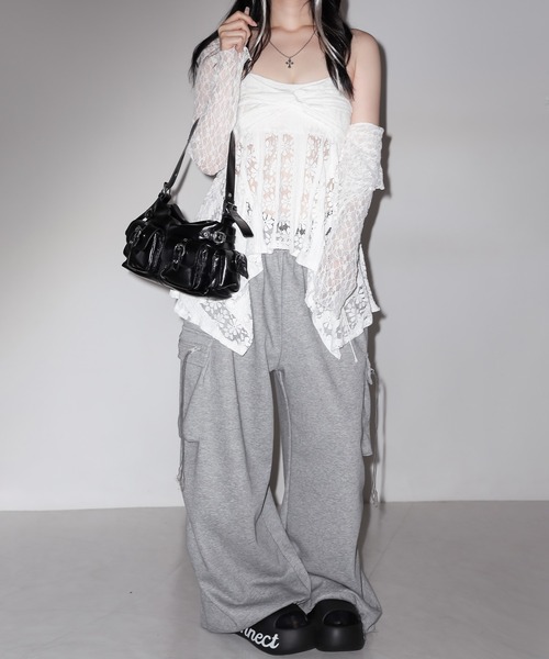 me+em select(ミームセレクト)の「【ショルダーにできる2WAY】4バックルポケットワンハンドルショルダーバッグ/4 buckle pocket one handle shoulder bag(ショルダーバッグ・レディース・ブラック・FREE)」の17枚目の写真