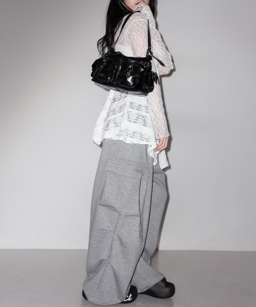 me+em select(ミームセレクト)の「【ショルダーにできる2WAY】4バックルポケットワンハンドルショルダーバッグ/4 buckle pocket one handle shoulder bag(ショルダーバッグ・レディース・ブラック・FREE)」の18枚目の写真