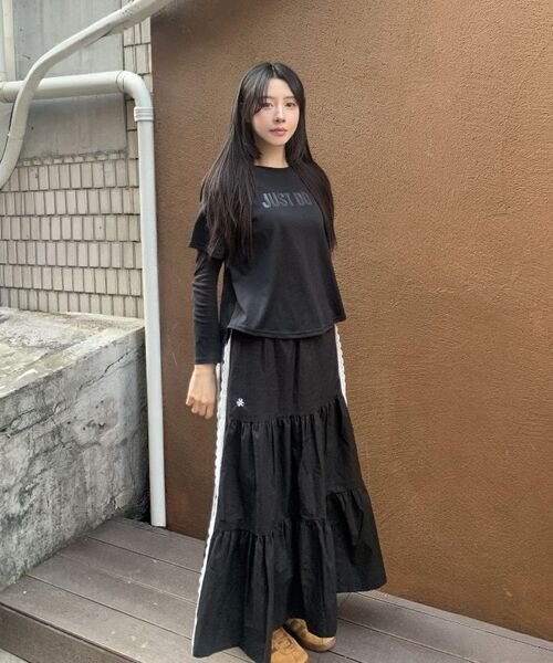 DAUSPICE（ディーオスピス）の「(DUC) Sideline Tiered Long Skirt Black（スカート・レディース・ブラック・ONE SIZE）」の6枚目の写真