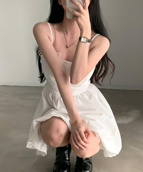 SEU（エスイーユー）の「1枚できれいめ満開。バックリボンバルーン ミニ キャミ ワンピース。 【オフィスカジュアル】【きれいめカジュアル】 レディース韓国風（ワンピース・レディース・ブラック/ホワイト・フリー）」の5枚目の写真