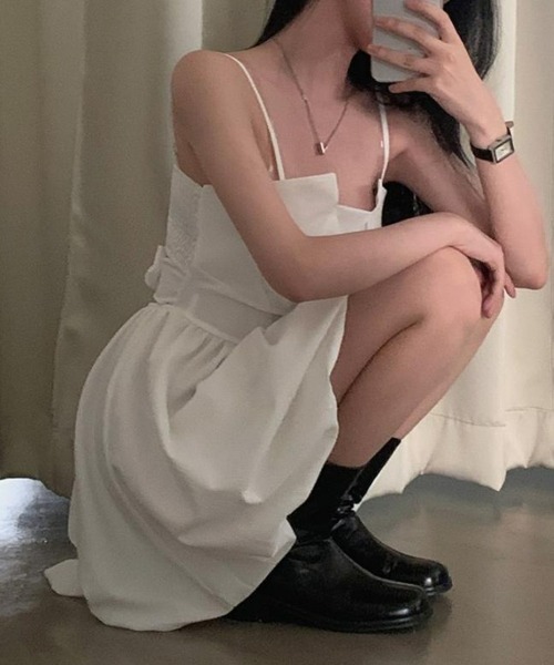 SEU（エスイーユー）の「1枚できれいめ満開。バックリボンバルーン ミニ キャミ ワンピース。 【オフィスカジュアル】【きれいめカジュアル】 レディース韓国風（ワンピース・レディース・ブラック/ホワイト・フリー）」の6枚目の写真