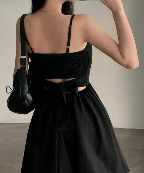 SEU（エスイーユー）の「1枚できれいめ満開。バックリボンバルーン ミニ キャミ ワンピース。 【オフィスカジュアル】【きれいめカジュアル】 レディース韓国風（ワンピース・レディース・ブラック/ホワイト・フリー）」の22枚目の写真